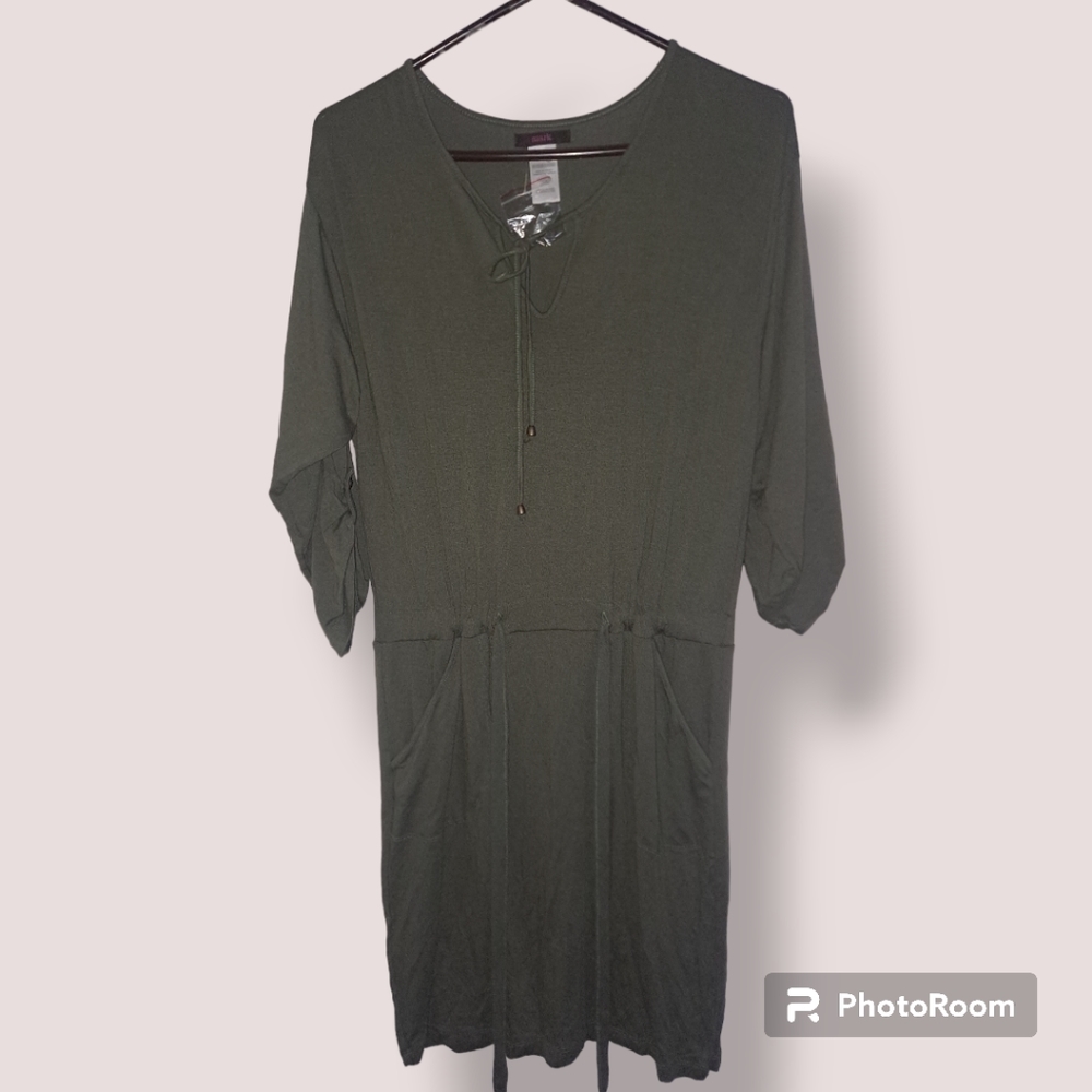 Womans long-sleeved dress by Mark.